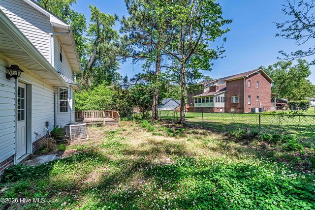 411 Candlewood Drive, Jacksonville, NC 28540