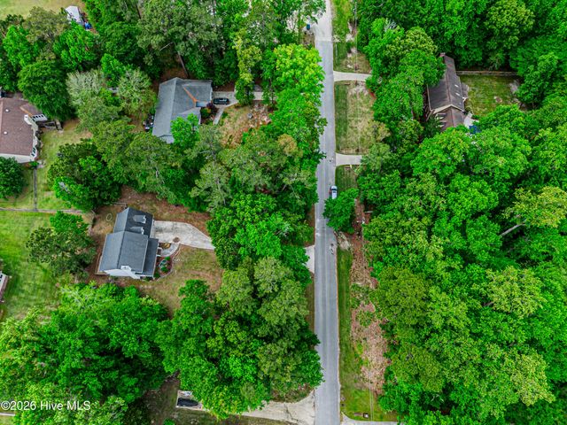 411 Candlewood Drive, Jacksonville, NC 28540