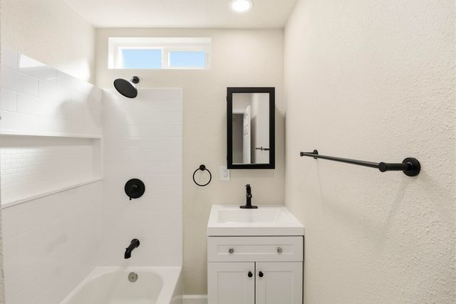 5882 Missouri Lane, Anderson, CA 96007