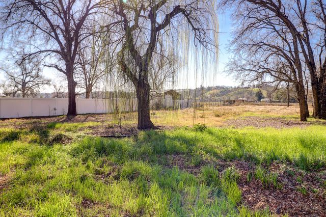 5882 Missouri Lane, Anderson, CA 96007
