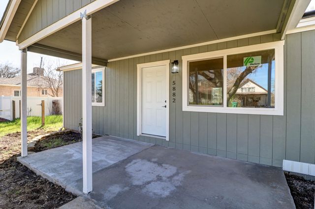 5882 Missouri Lane, Anderson, CA 96007