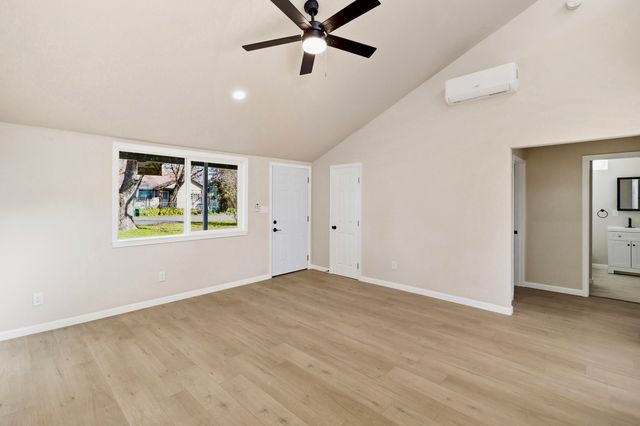 5882 Missouri Lane, Anderson, CA 96007