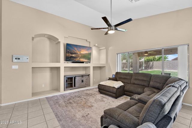 8756 W LONE CACTUS Drive, Peoria, AZ 85382
