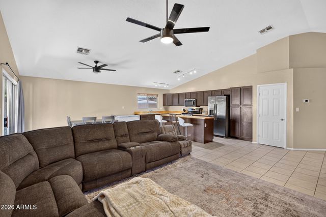 8756 W LONE CACTUS Drive, Peoria, AZ 85382