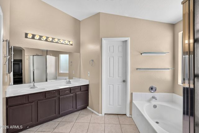 8756 W LONE CACTUS Drive, Peoria, AZ 85382