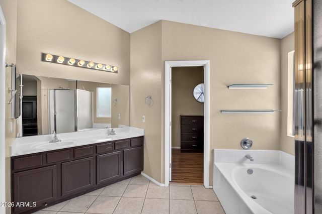 8756 W LONE CACTUS Drive, Peoria, AZ 85382