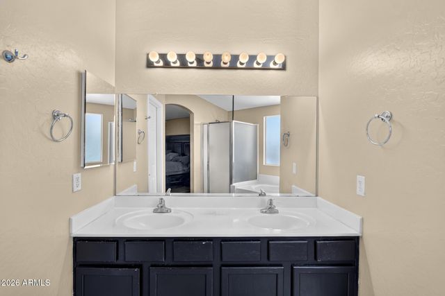 8756 W LONE CACTUS Drive, Peoria, AZ 85382