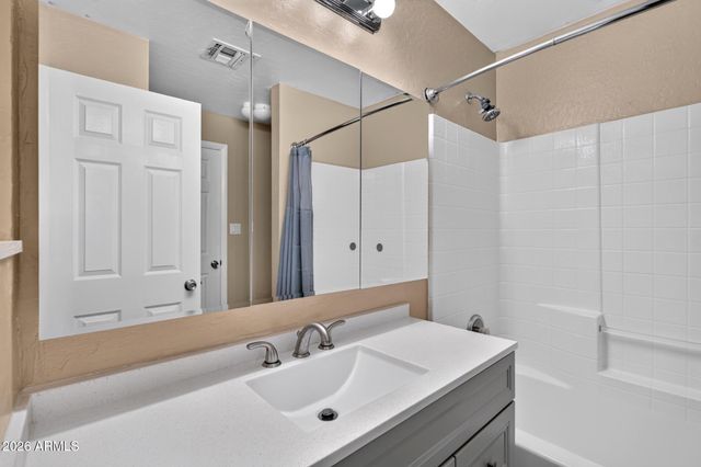 8756 W LONE CACTUS Drive, Peoria, AZ 85382