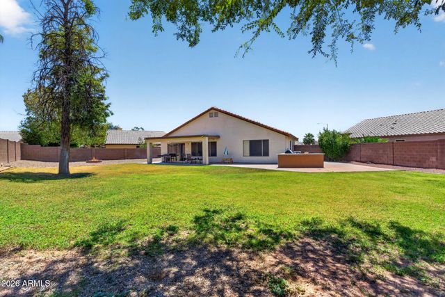 8756 W LONE CACTUS Drive, Peoria, AZ 85382