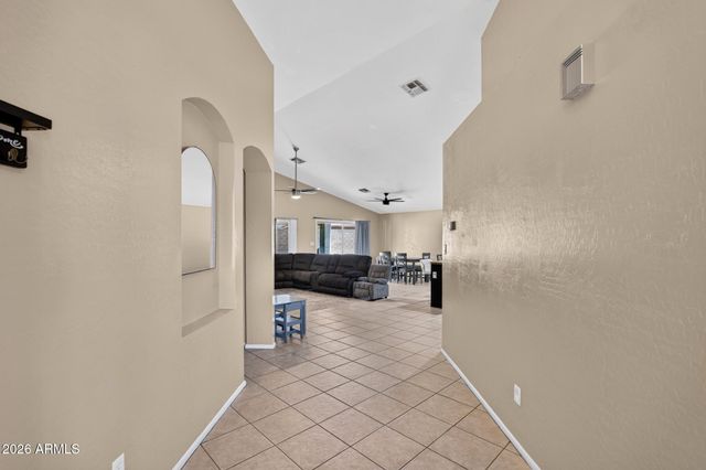 8756 W LONE CACTUS Drive, Peoria, AZ 85382