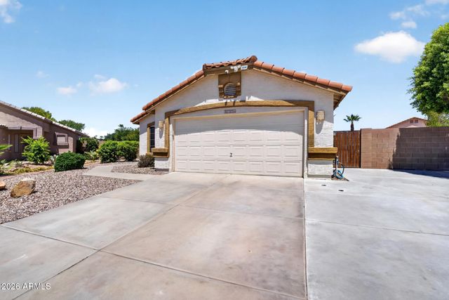 8756 W LONE CACTUS Drive, Peoria, AZ 85382