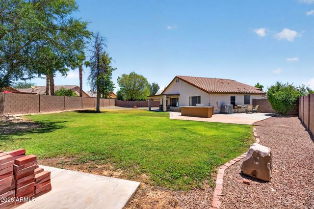 8756 W LONE CACTUS Drive, Peoria, AZ 85382