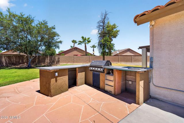 8756 W LONE CACTUS Drive, Peoria, AZ 85382