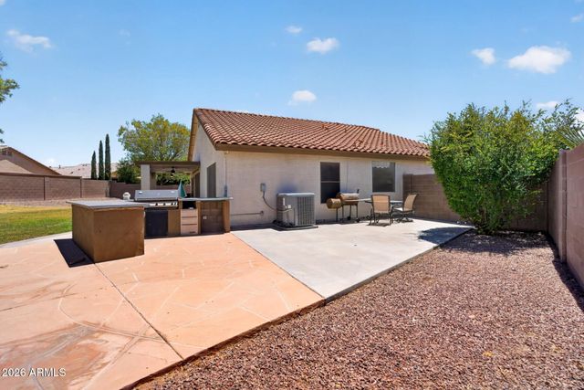 8756 W LONE CACTUS Drive, Peoria, AZ 85382