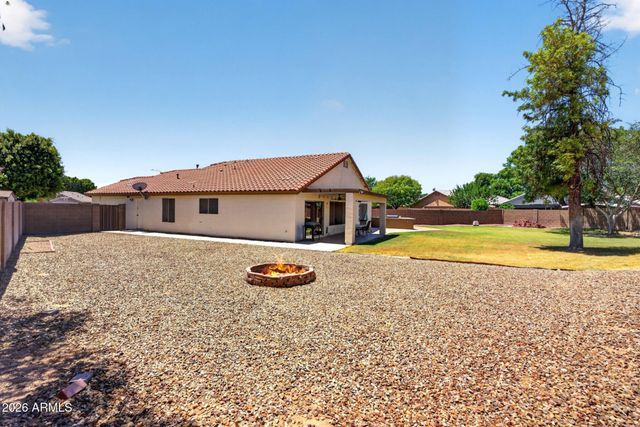 8756 W LONE CACTUS Drive, Peoria, AZ 85382