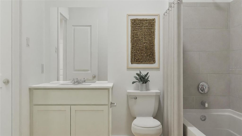 Image 12 of property listing at 881 TUNDRA LOOP, Groveland, FL 34736