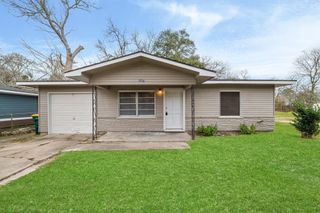 1916 Main Street, La Marque, TX 77568