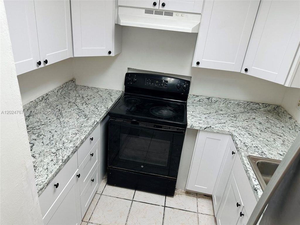 6820 W Flagler St 105, Miami, FL 33144