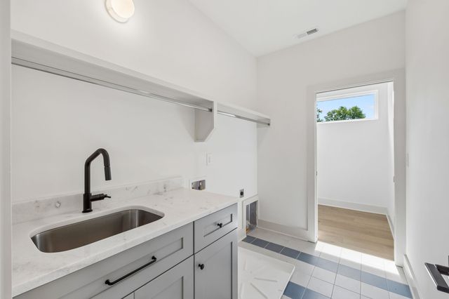 1007B Fairwin Ave, Nashville, TN 37216
