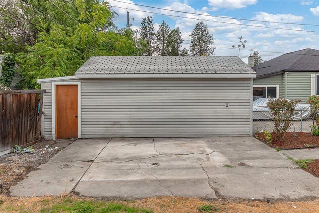 2721 W Lacrosse Ave, Spokane, WA 99205