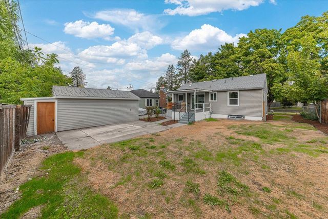 2721 W Lacrosse Ave, Spokane, WA 99205