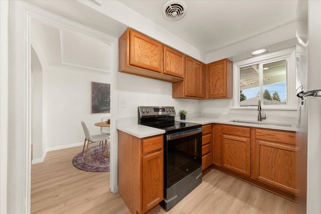 2721 W Lacrosse Ave, Spokane, WA 99205