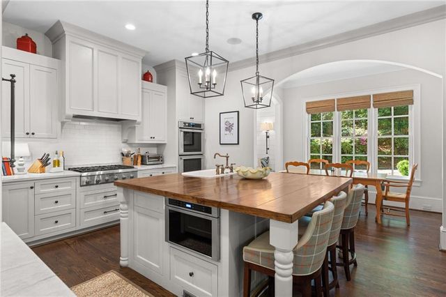 2591 Hyde Manor Drive NW, Atlanta, GA 30327