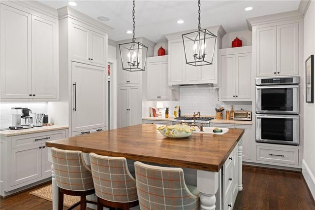 2591 Hyde Manor Drive NW, Atlanta, GA 30327