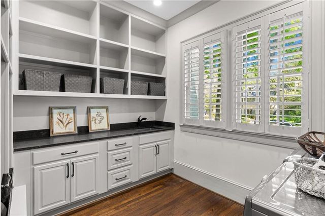 2591 Hyde Manor Drive NW, Atlanta, GA 30327