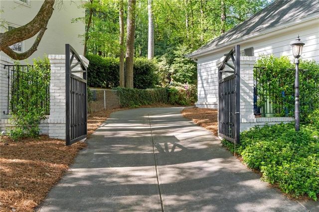 2591 Hyde Manor Drive NW, Atlanta, GA 30327