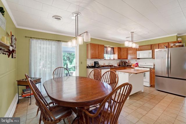 2365 WILT DR, York, PA 17408
