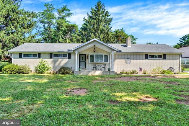 2365 WILT DR, York, PA 17408