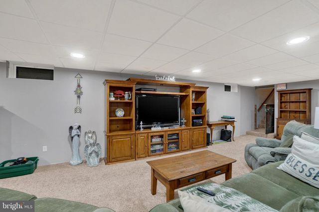 2365 WILT DR, York, PA 17408