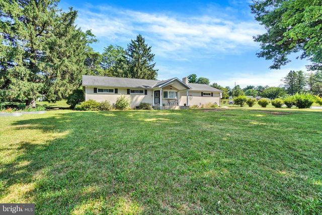 2365 WILT DR, York, PA 17408