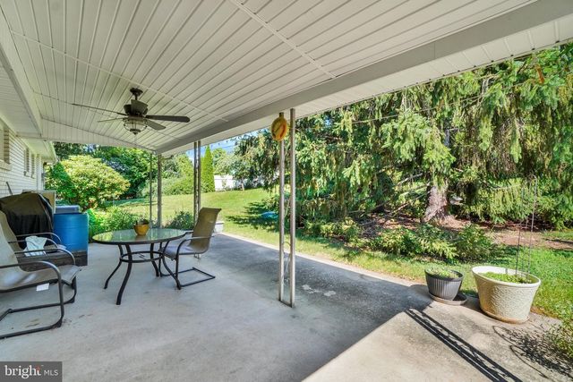 2365 WILT DR, York, PA 17408