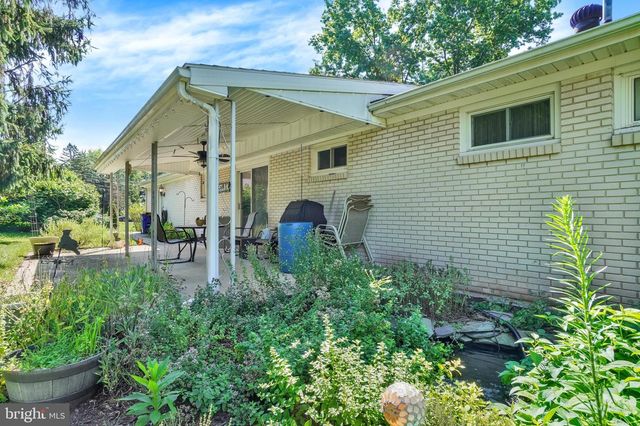 2365 WILT DR, York, PA 17408