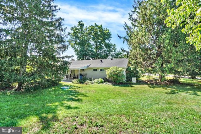 2365 WILT DR, York, PA 17408