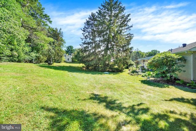 2365 WILT DR, York, PA 17408