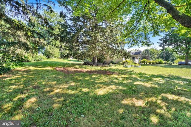 2365 WILT DR, York, PA 17408