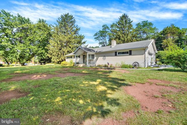 2365 WILT DR, York, PA 17408