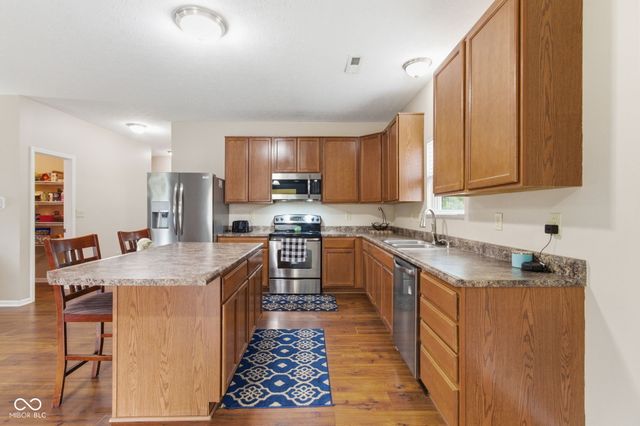 13858 Keams Drive, Fishers, IN 46038