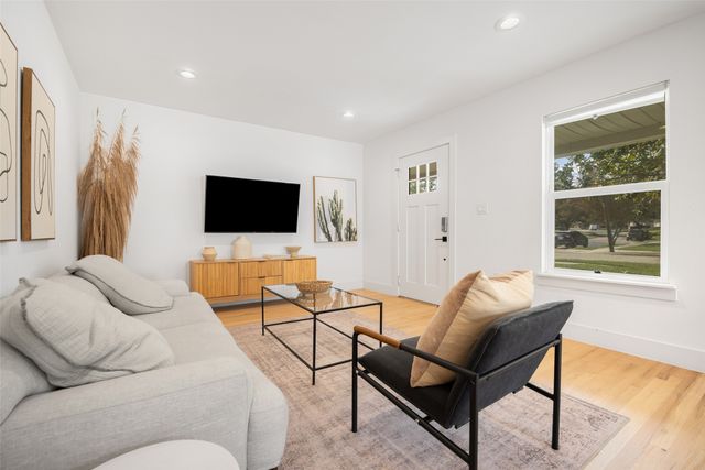 6569 Ascot Lane, Dallas, TX 75214