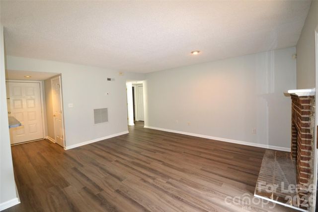 7124 Winery Lane, Charlotte, NC 28227