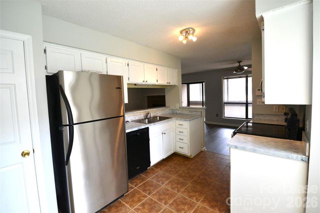 7124 Winery Lane, Charlotte, NC 28227