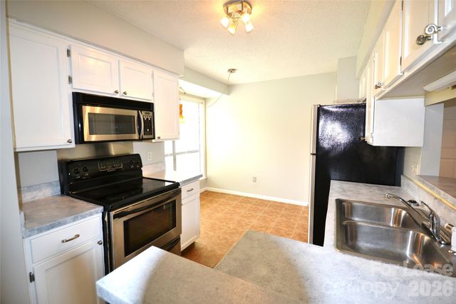 7124 Winery Lane, Charlotte, NC 28227