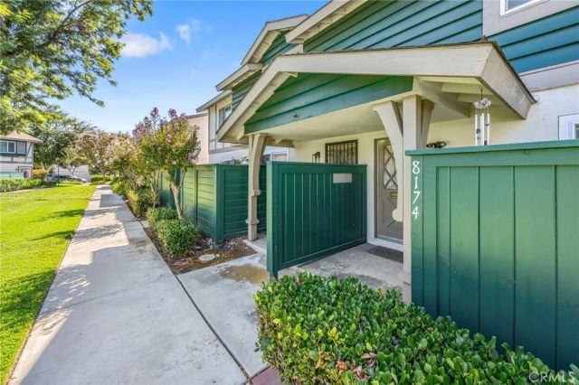 8174 Glengarry Green, Buena Park, CA 90621