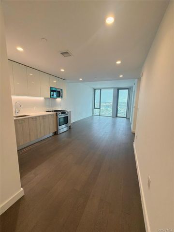 131-05 40TH Road 15D, Flushing, NY 11354