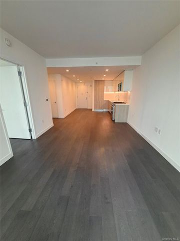 131-05 40TH Road 15D, Flushing, NY 11354