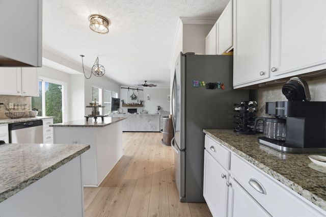 6895 Kellogg Drive, Powell, OH 43065