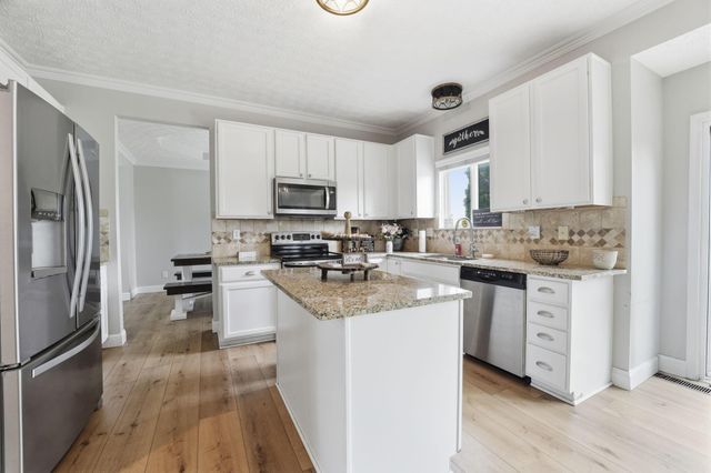 6895 Kellogg Drive, Powell, OH 43065